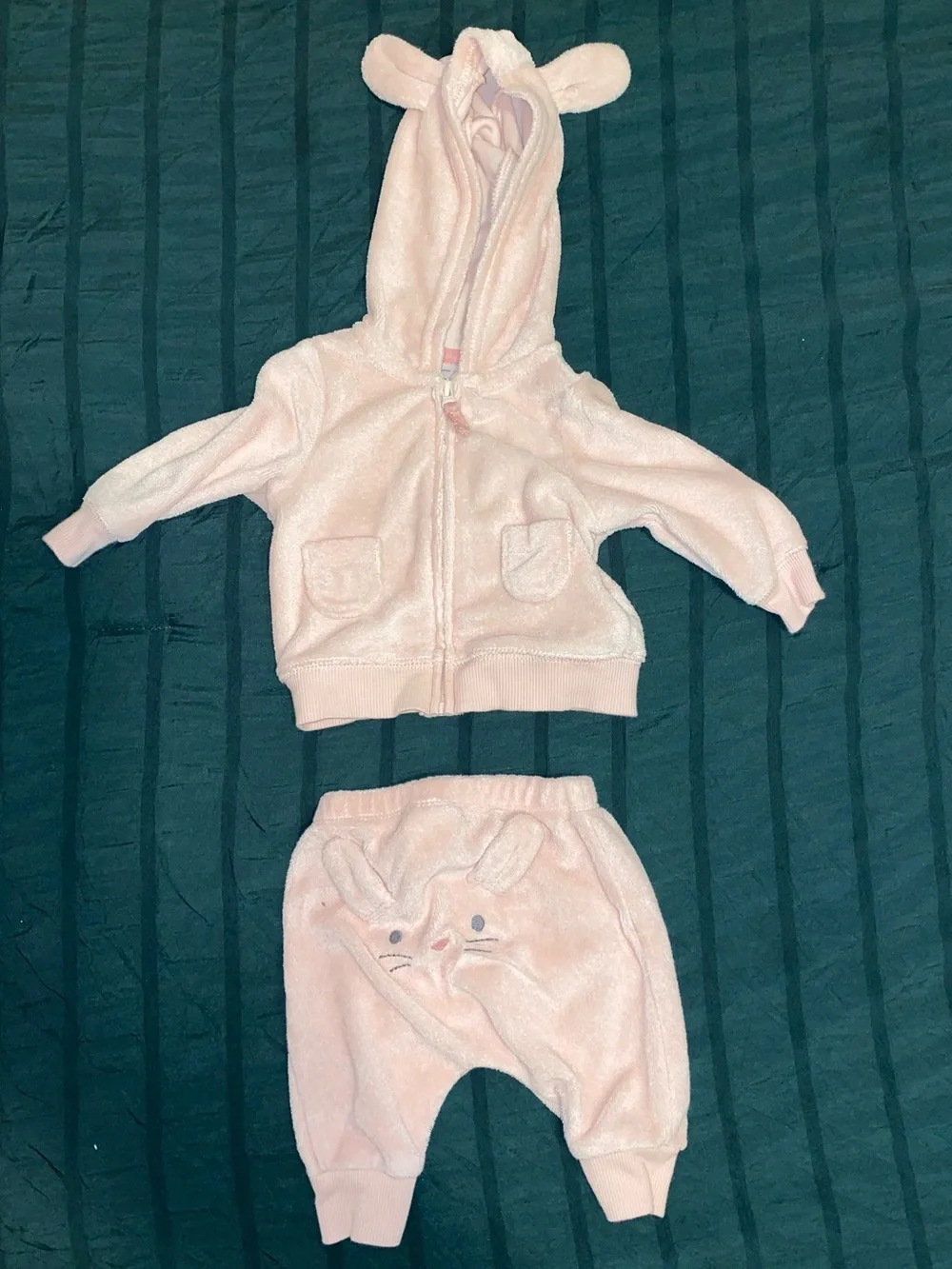 Carter’s newborn matching set bunny